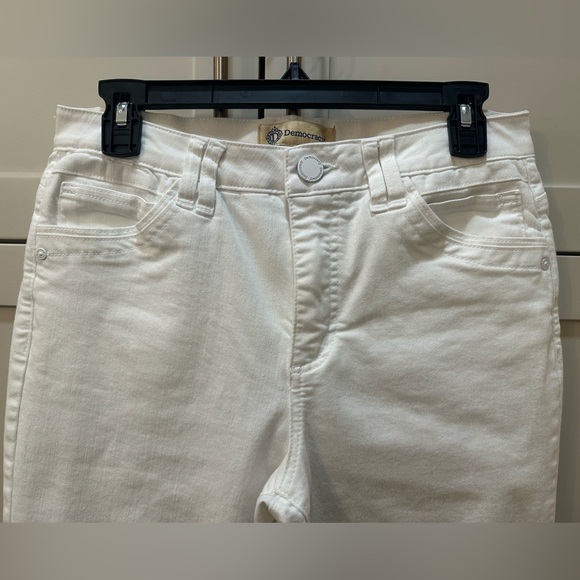 Democracy Women's white Flare Jeans- 8 - Picture 6 of 7